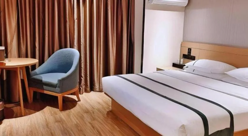 Bed in City Comfort Inn Liuzhou Wuxing Walking Street Zhonghuan Tower