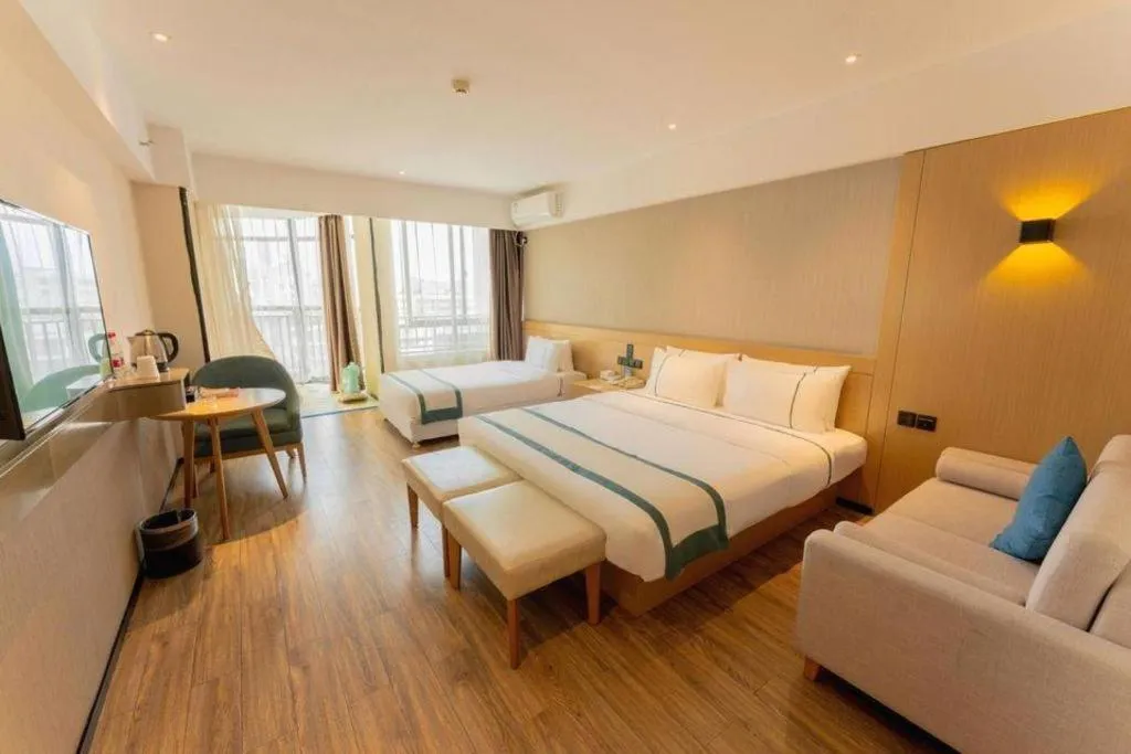 Bed in City Comfort Inn Liuzhou Wuxing Walking Street Zhonghuan Tower