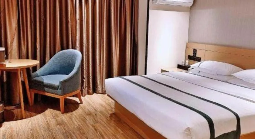 Bed in City Comfort Inn Liuzhou Wuxing Walking Street Zhonghuan Tower