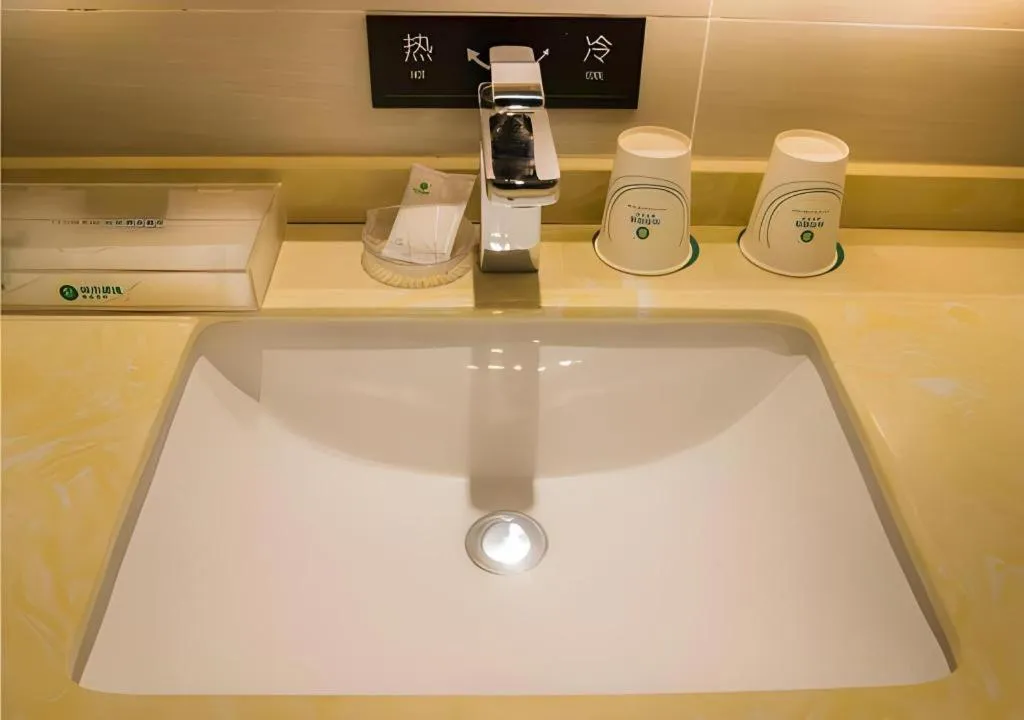 City Comfort Inn Liuzhou Wuxing Walking Street Zhonghuan Tower