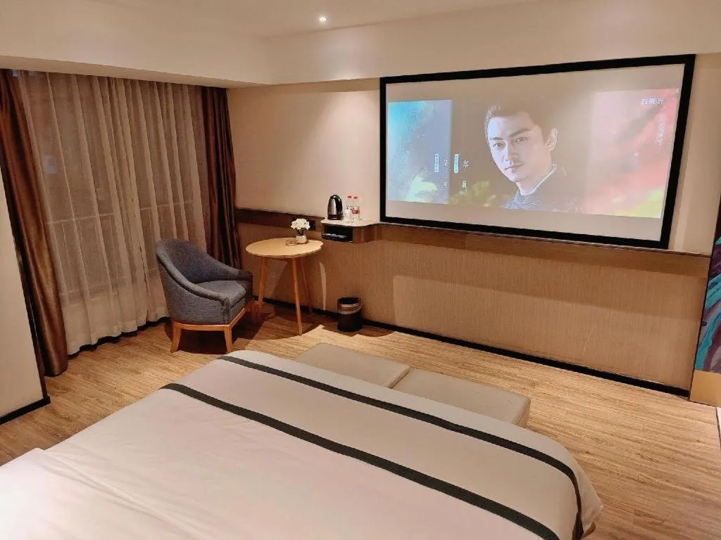 Bed in City Comfort Inn Liuzhou Wuxing Walking Street Zhonghuan Tower