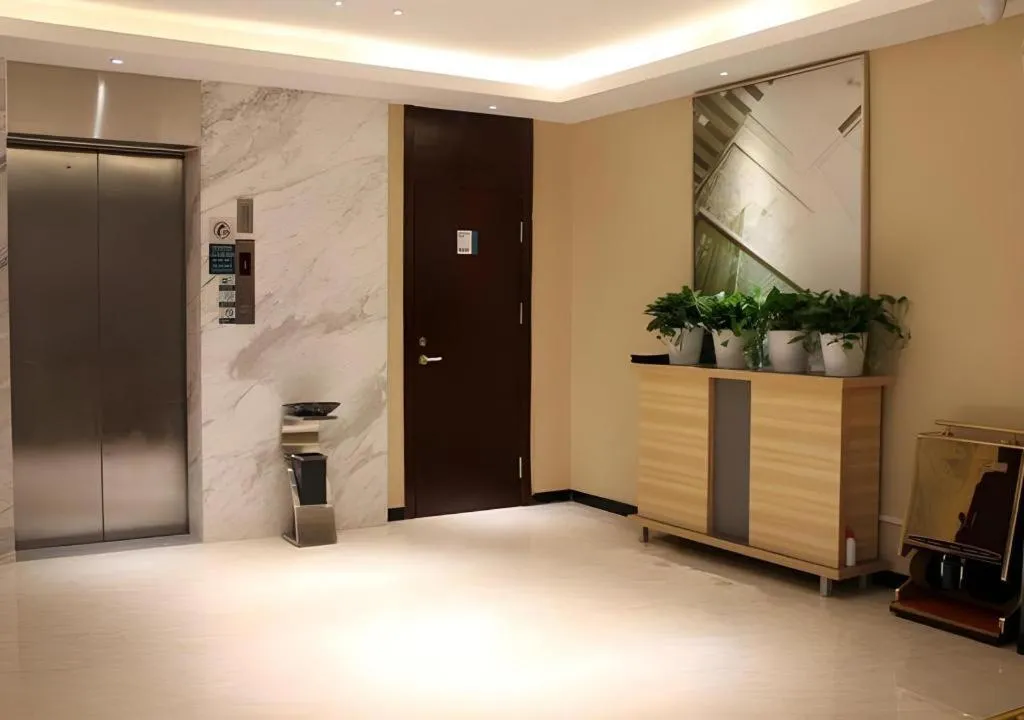 City Comfort Inn Baise Jingxi Caifu Plaza