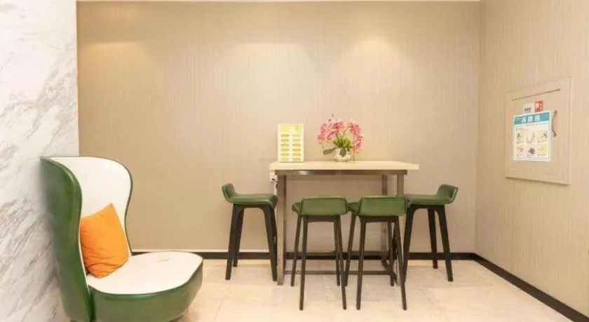 City Comfort Inn Baise Jingxi Caifu Plaza