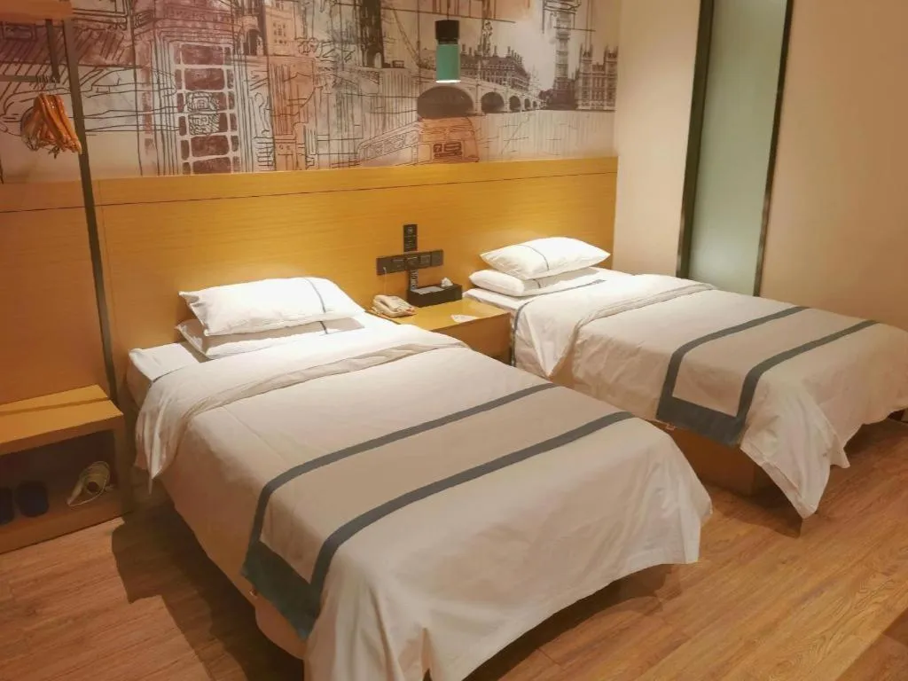 Bed in City Comfort Inn Xiaogan Xiaochang Bus Passenger Station