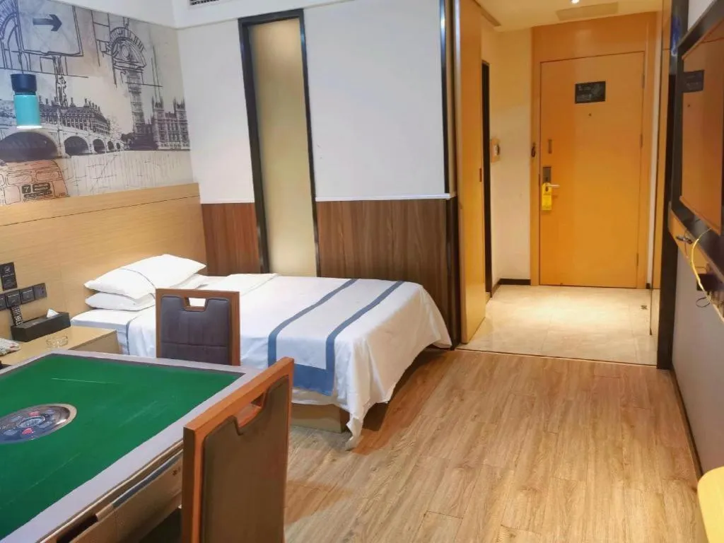 Bed in City Comfort Inn Xiaogan Xiaochang Bus Passenger Station