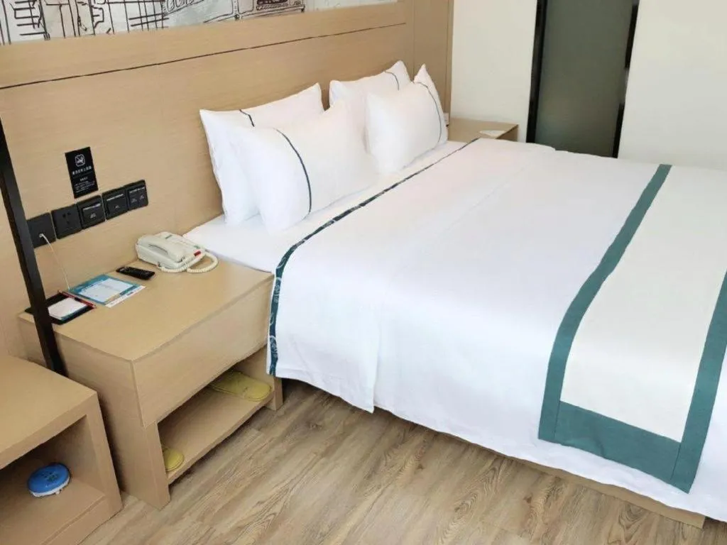 Bed in City Comfort Inn Xiaogan Xiaochang Bus Passenger Station