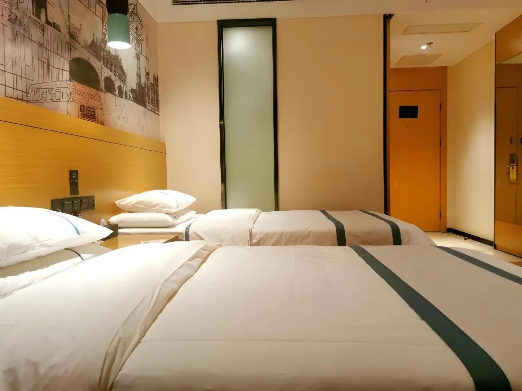 Bed in City Comfort Inn Xiaogan Xiaochang Bus Passenger Station