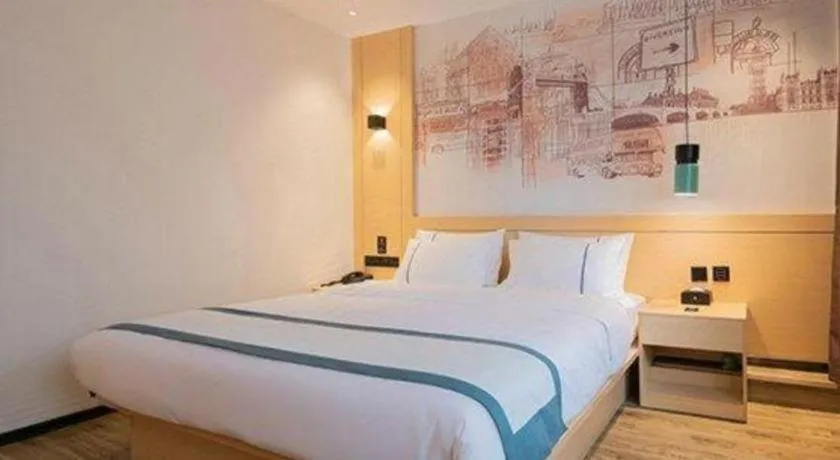 Bed in City Comfort Inn Jinzhou Bohai University Wanda Plaza