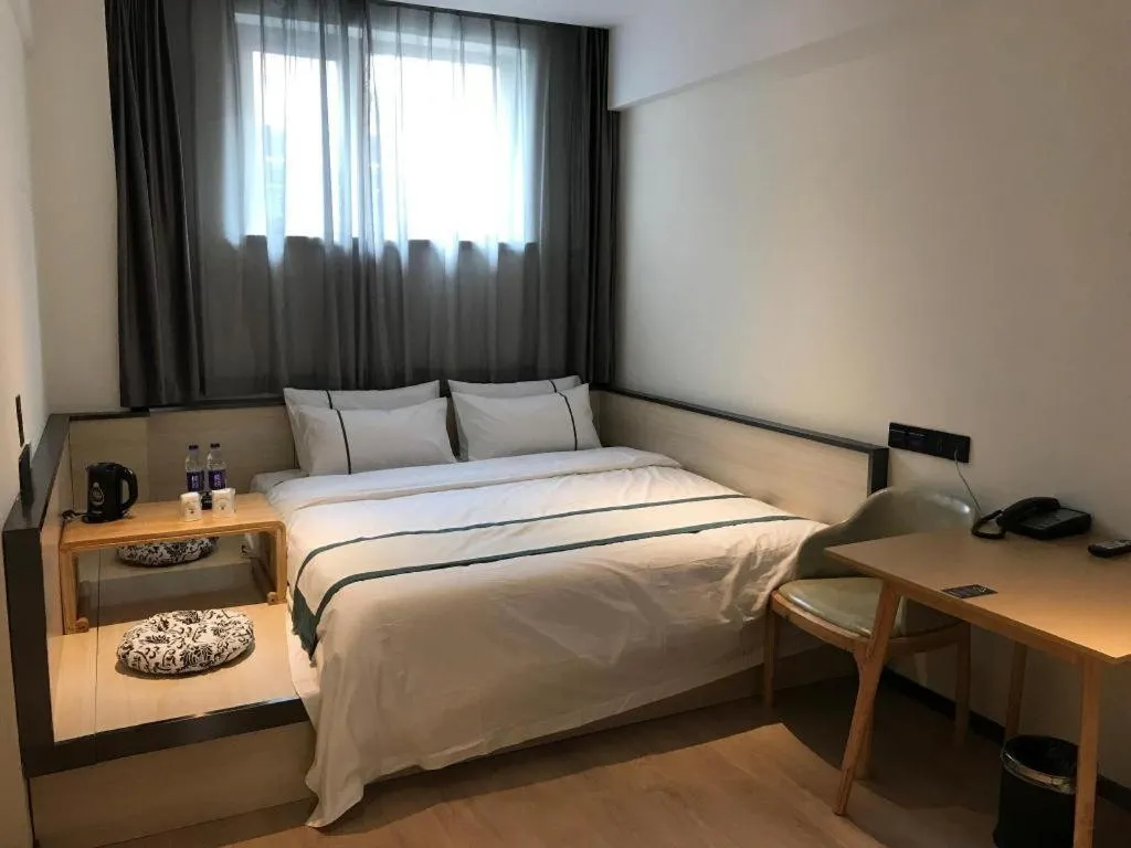 Bed in City Comfort Inn Jinzhou Bohai University Wanda Plaza