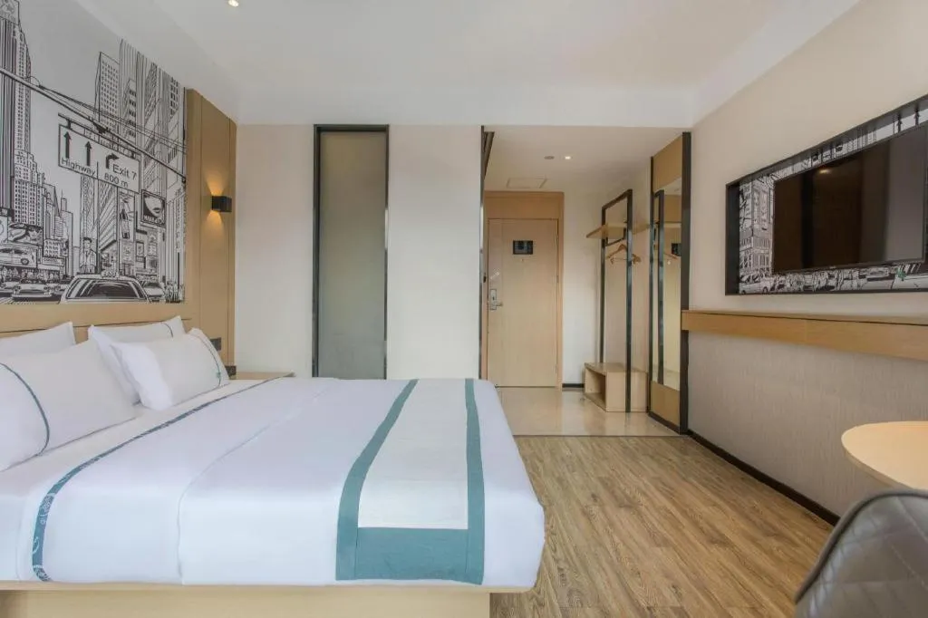 Bed in City Comfort Inn Jinzhou Bohai University Wanda Plaza