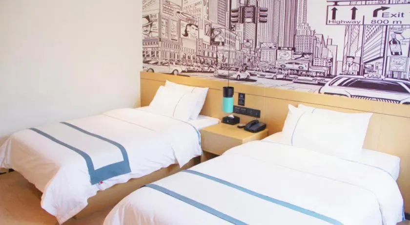 Bed in City Comfort Inn Jinzhou Bohai University Wanda Plaza