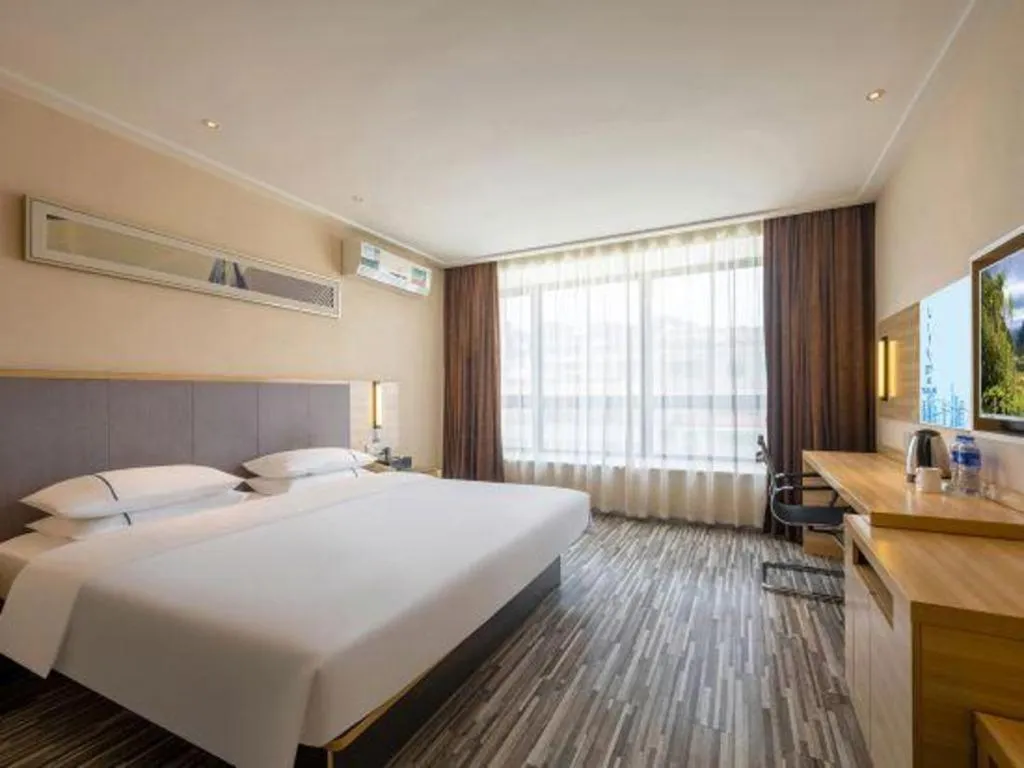 Bed in City Comfort Inn Zhanjiang South Railway Station