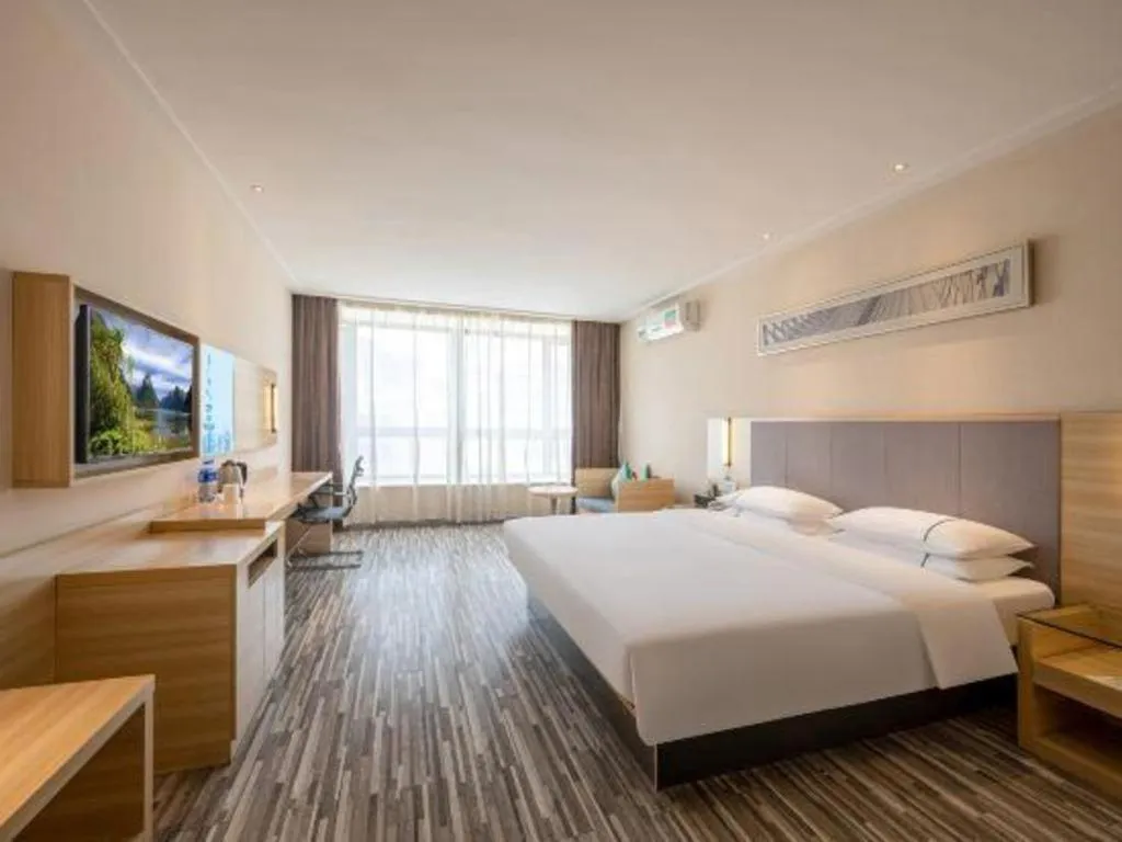 Bed in City Comfort Inn Zhanjiang South Railway Station