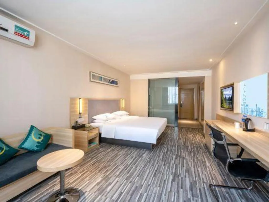 Bed in City Comfort Inn Zhanjiang South Railway Station