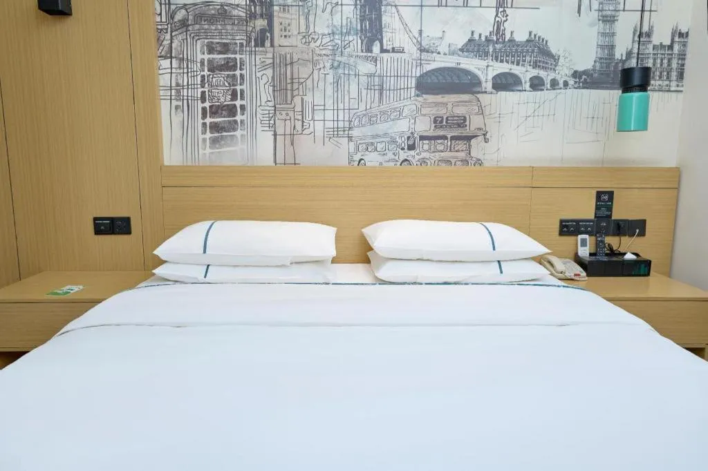 Bed in City Comfort Inn Huanggang Luotian Yishui Waitan