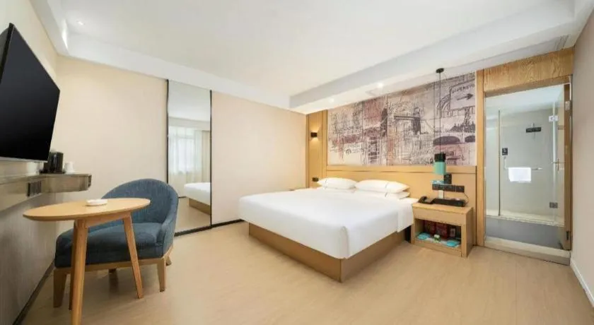 Bed in City Comfort Inn Liuzhou Chengzhong Wanda Haiguan