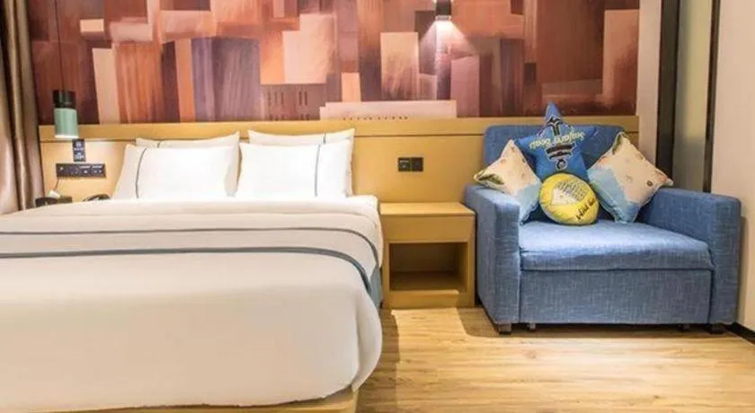 Bed in City Comfort Inn Liuzhou Chengzhong Wanda Haiguan