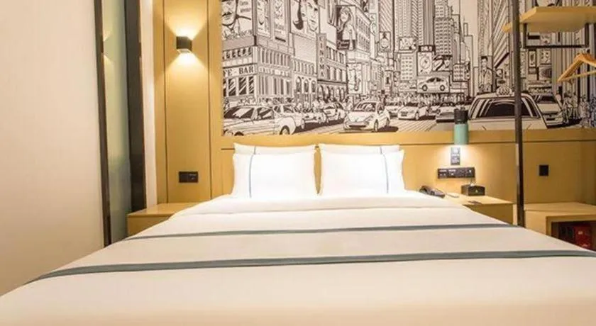 Bed in City Comfort Inn Liuzhou Chengzhong Wanda Haiguan