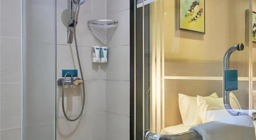 Bed in City Comfort Inn Liuzhou Baisha Bus Station Shengli Barbecue City