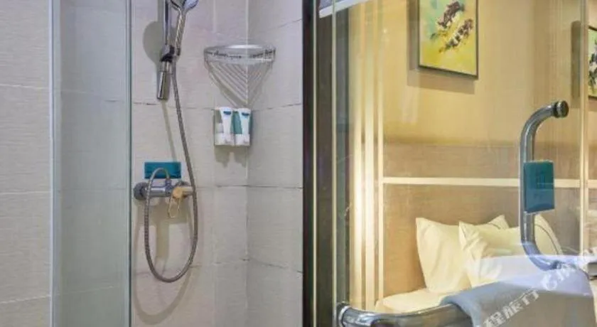 Bed in City Comfort Inn Liuzhou Baisha Bus Station Shengli Barbecue City