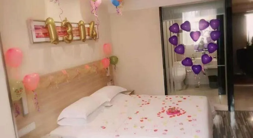 Bed in City Comfort Inn Zhongshan Dongsheng One Plus One