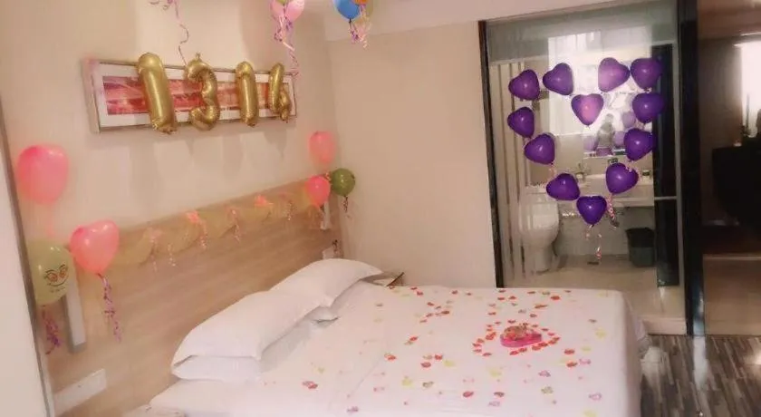 Bed in City Comfort Inn Zhongshan Dongsheng One Plus One