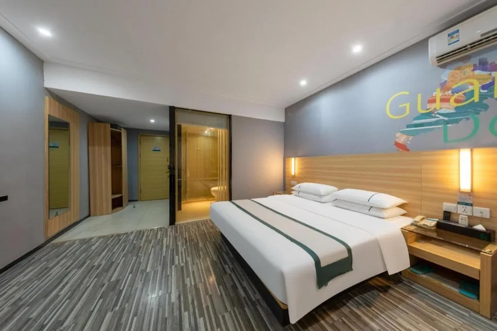 Bed in City Comfort Inn Huizhou Danshui High-speed Railway Huiyang Station