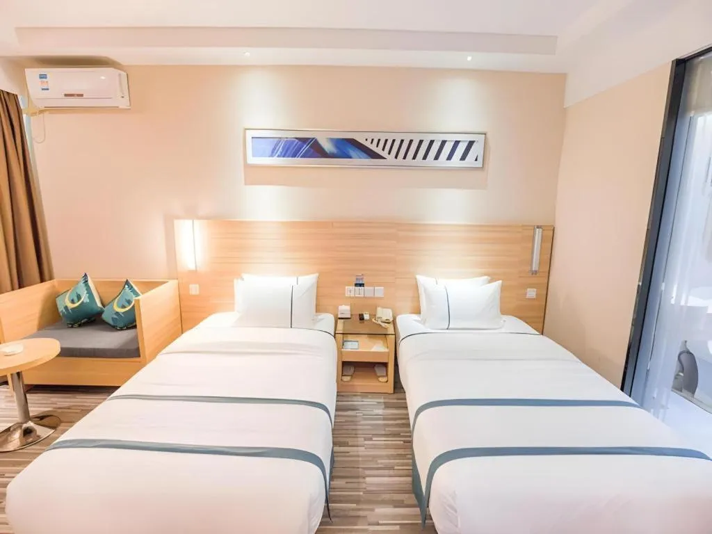 Bed in City Comfort Inn Huizhou Danshui High-speed Railway Huiyang Station
