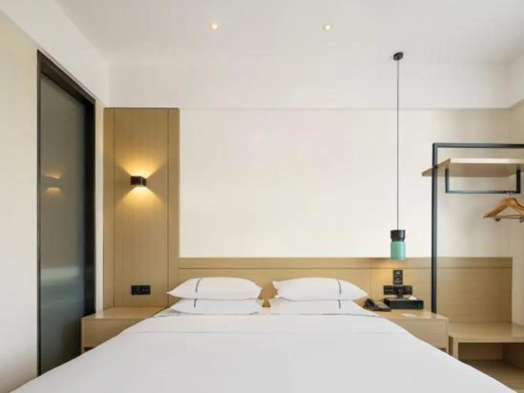 Bed in City Comfort Inn Zhoukou City Chuanhui District Huanghe Road