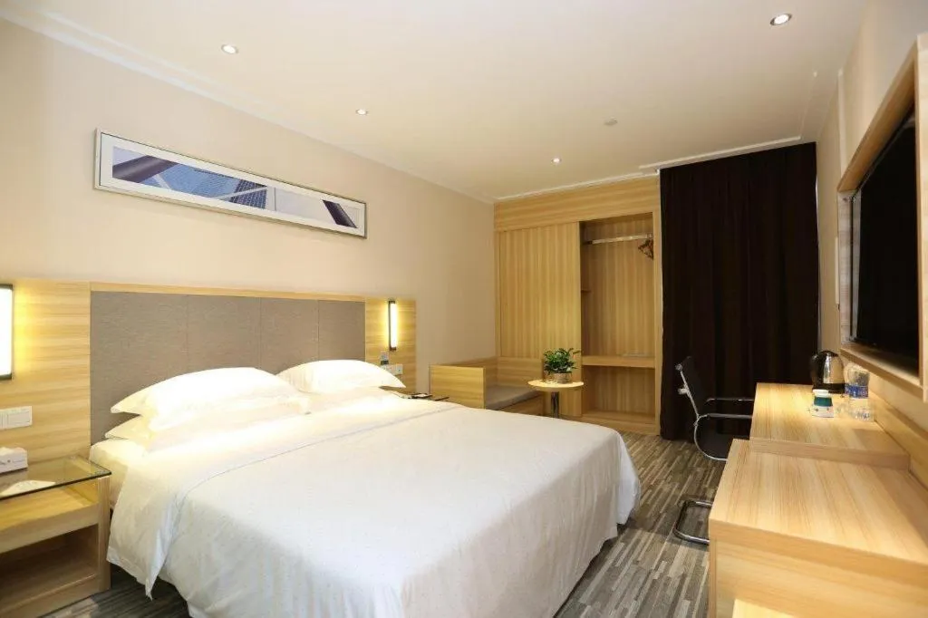 Bed in City Comfort Inn Changsha Jingwanzi Desiqin Plaza