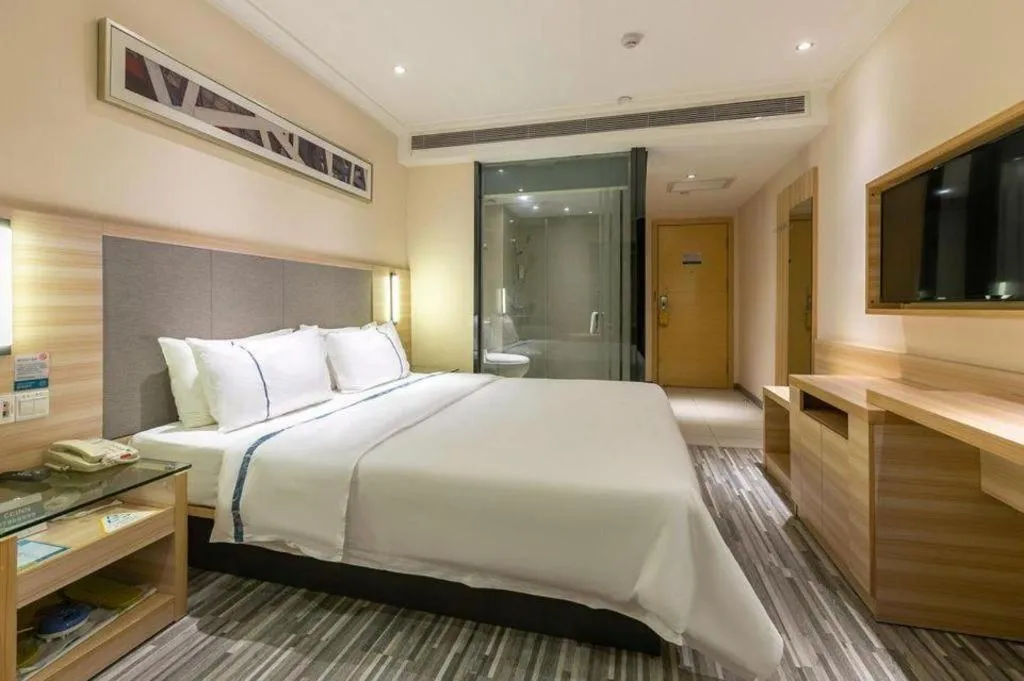 Bed in City Comfort Inn Changsha Jingwanzi Desiqin Plaza