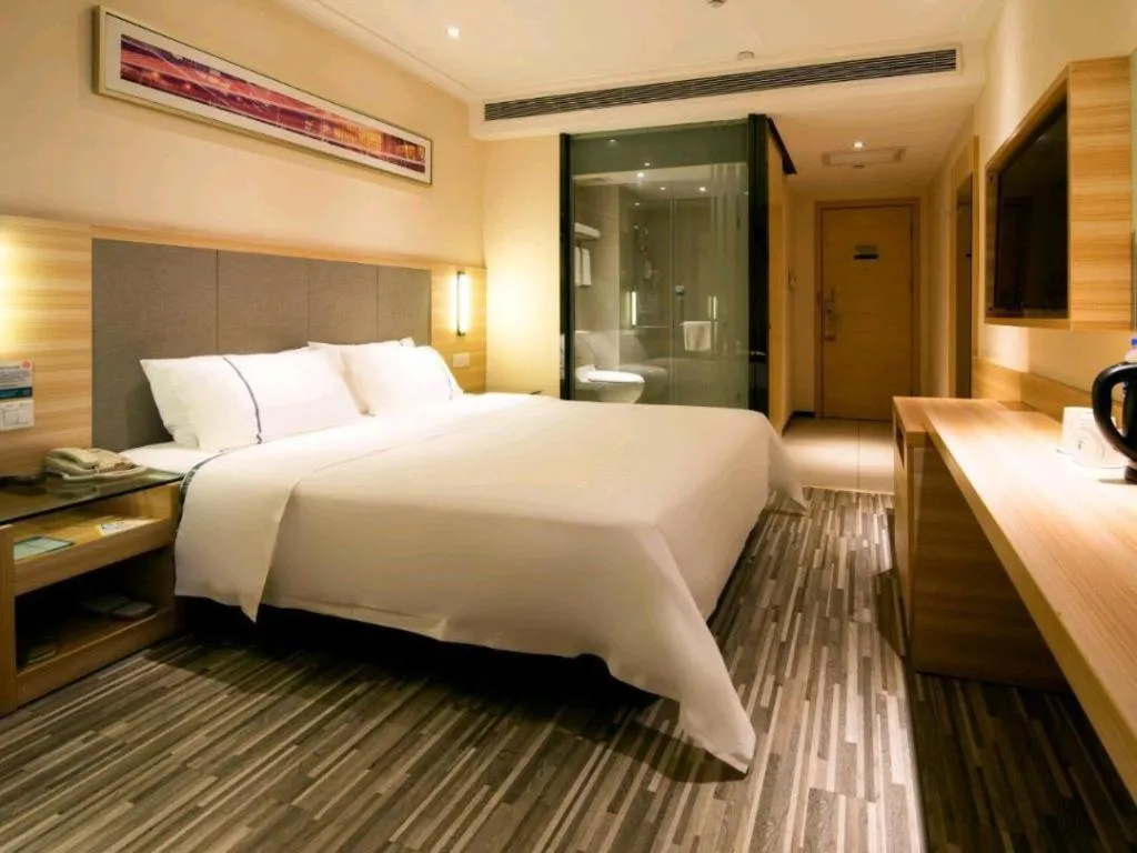 Bed in City Comfort Inn Changsha Jingwanzi Desiqin Plaza