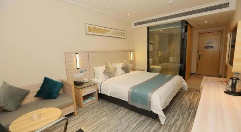 Bed in City Comfort Inn Changsha Jingwanzi Desiqin Plaza