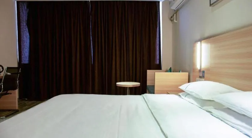 Bed in City Comfort Inn Tianmen East Lake Wanda Plaza