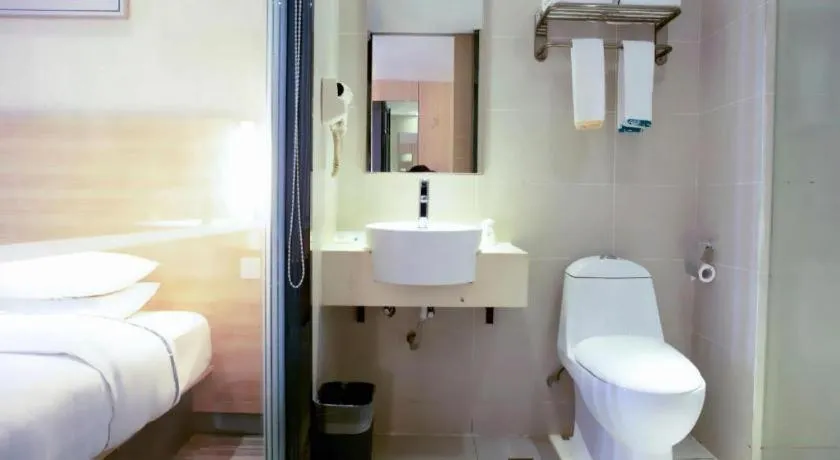 Bed in City Comfort Inn Tianmen East Lake Wanda Plaza