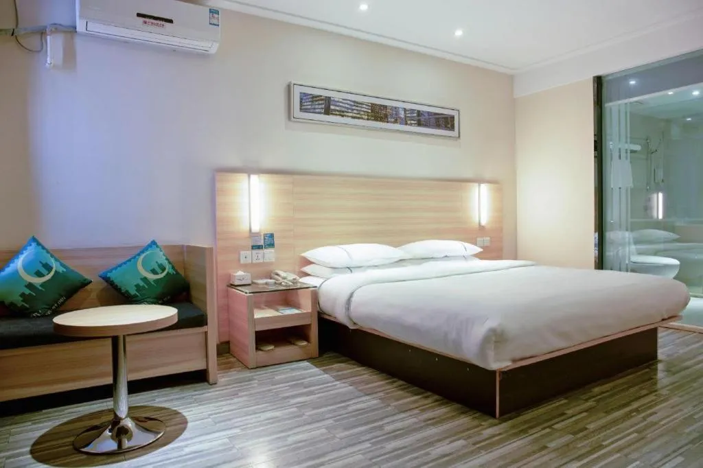 Bed in City Comfort Inn Tianmen East Lake Wanda Plaza