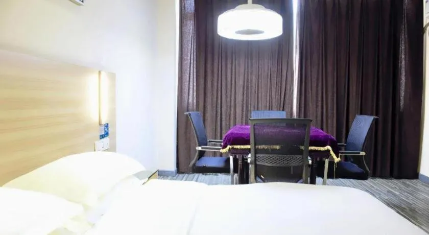 Bed in City Comfort Inn Tianmen East Lake Wanda Plaza