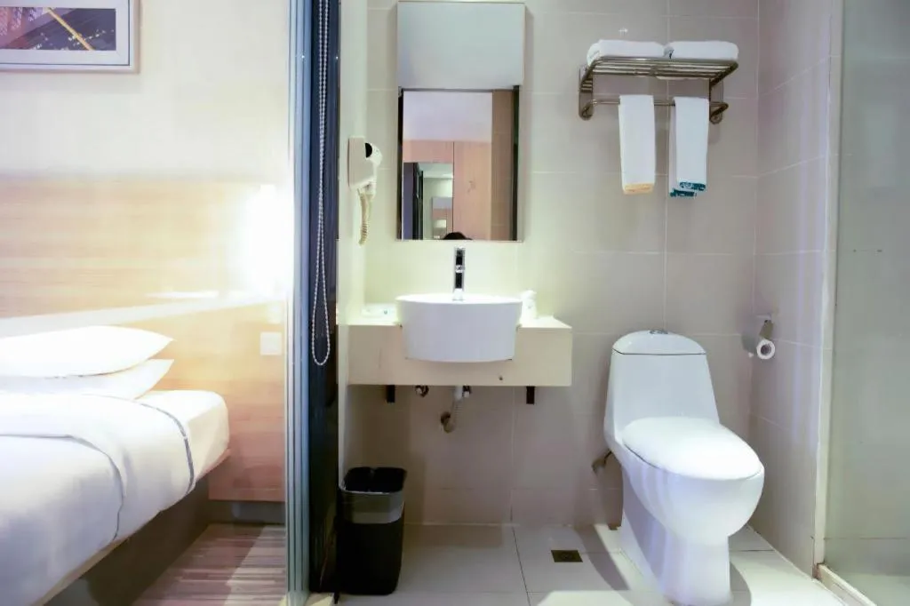 Bed in City Comfort Inn Tianmen East Lake Wanda Plaza