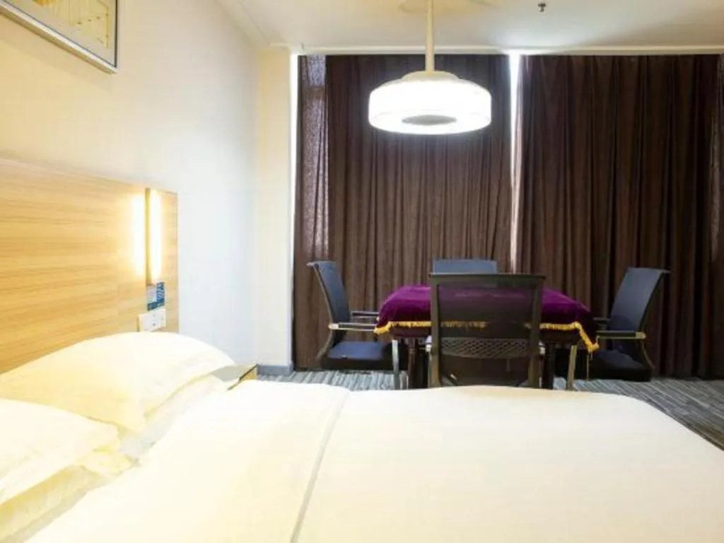 Bed in City Comfort Inn Tianmen East Lake Wanda Plaza