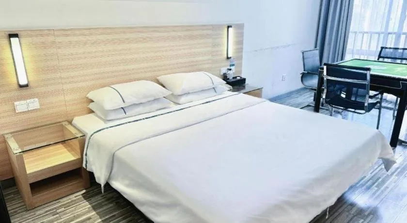 Bed in City Comfort Inn Tianmen East Lake Wanda Plaza