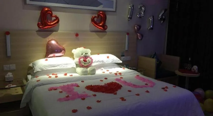 Bed in City Comfort Inn Zhongshan Xiaolan Xinduhui Gymnasium