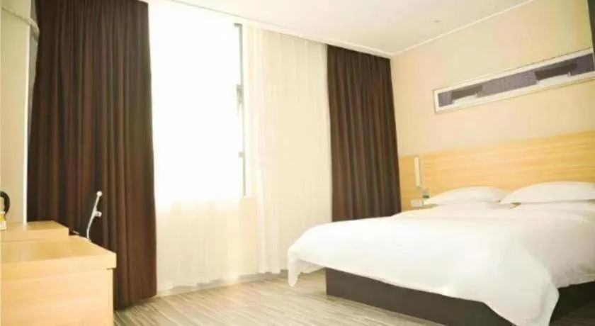 Bed in City Comfort Inn Zhongshan Xiaolan Xinduhui Gymnasium