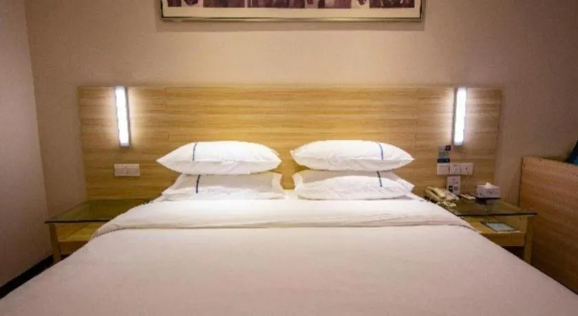 Bed in City Comfort Inn Zhongshan Xiaolan Xinduhui Gymnasium