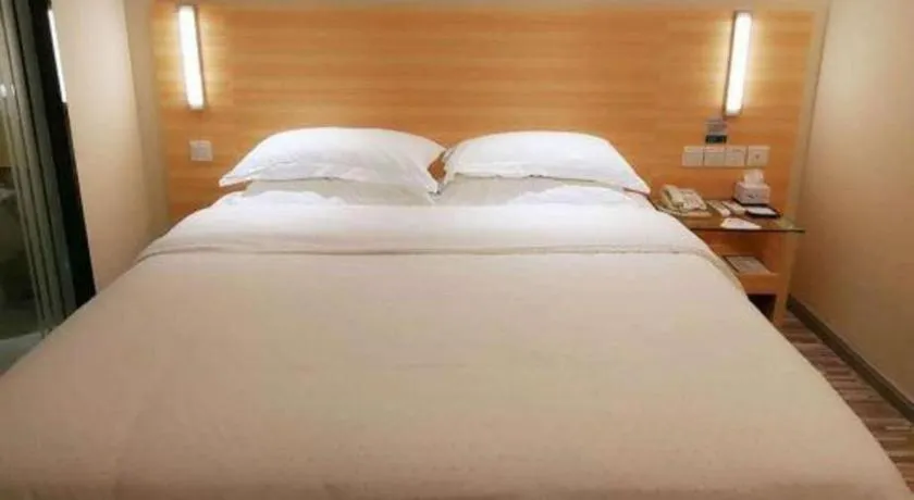 Bed in City Comfort Inn Zhongshan Xiaolan Xinduhui Gymnasium
