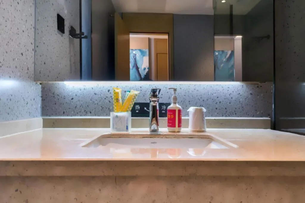 City Comfort Inn Huanggang Wuxue Bus Center