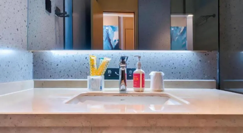 City Comfort Inn Huanggang Wuxue Bus Center