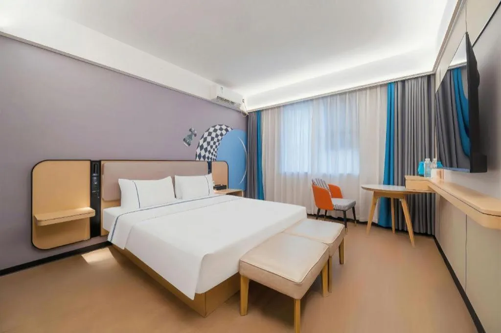 Bed in City Comfort Inn Huanggang Wuxue Bus Center