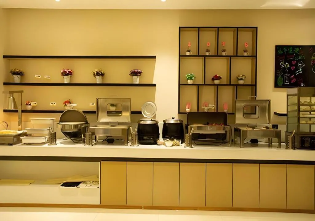 City Comfort Inn Huanggang Wuxue Bus Center