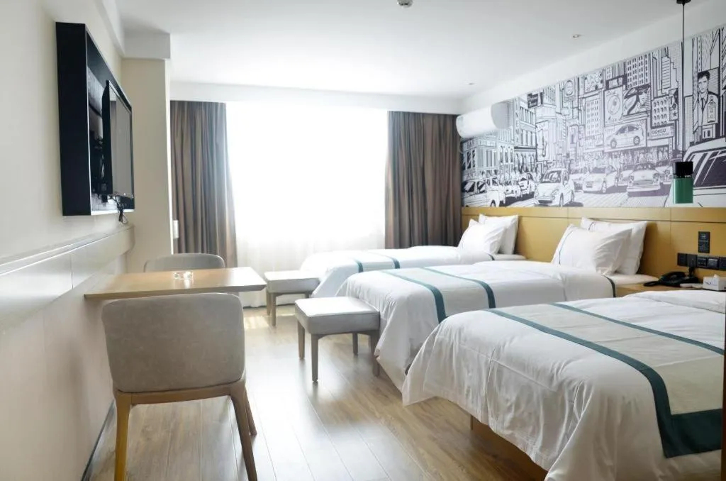 Bed in City Comfort Inn Hotel Guilin Hongling Road