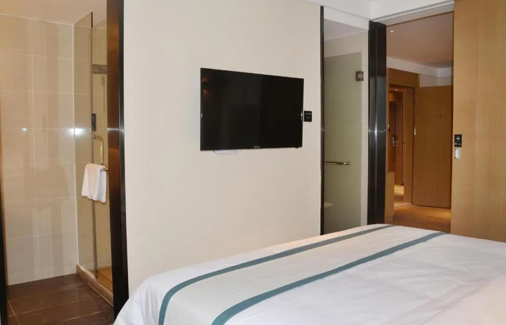 Bed in City Comfort Inn Hotel Guilin Hongling Road